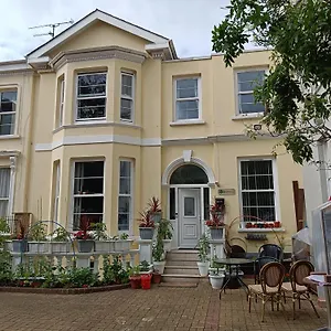 Mayville House Flat Cheltenham